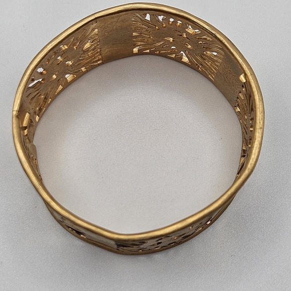 VINTAGE Rare Anne Klein Couture Gold Tone Lion Face Bangle Bracelet Signed - Picture 4 of 7